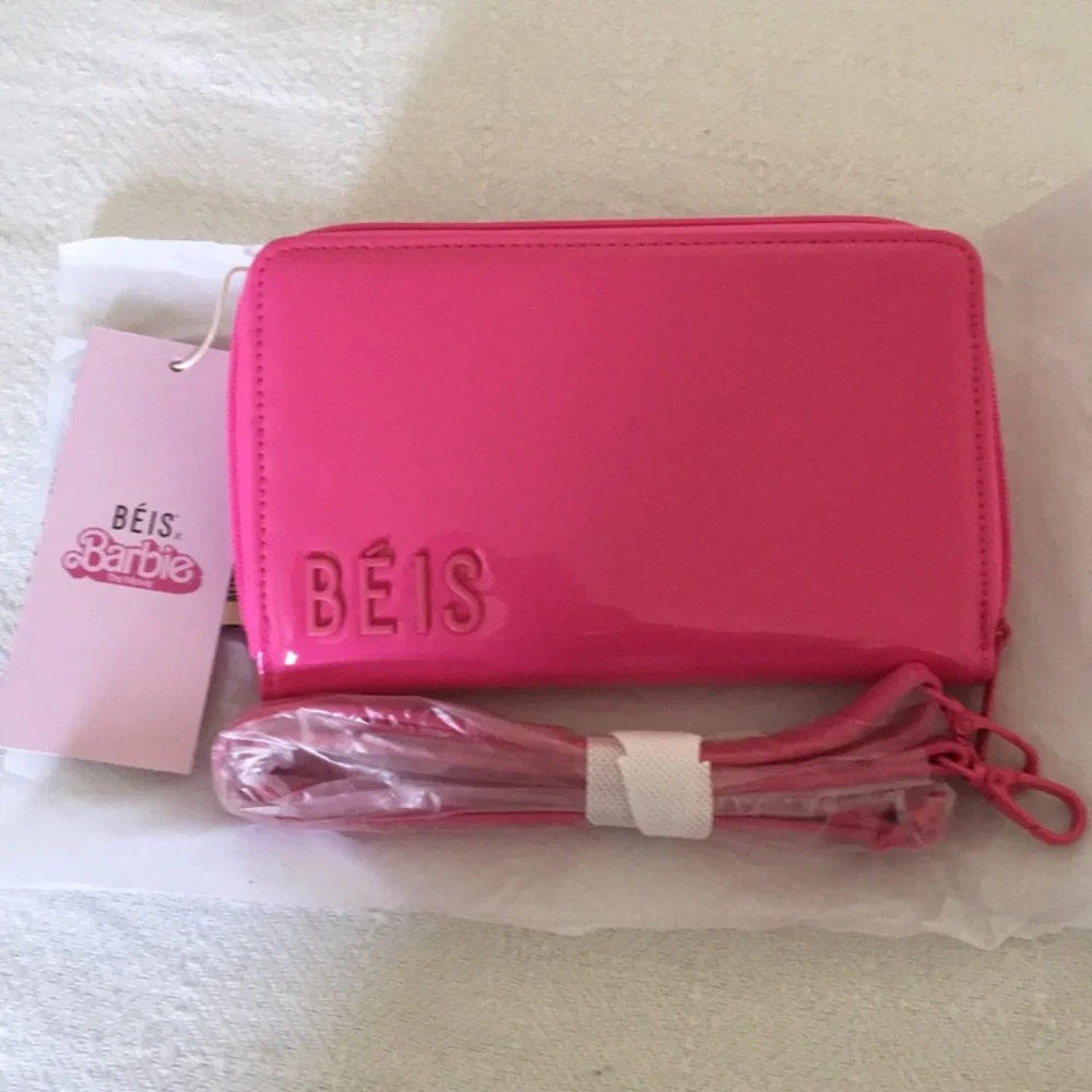 Beis Barbie Travel Wallet BNWT - Picture 2 of 3